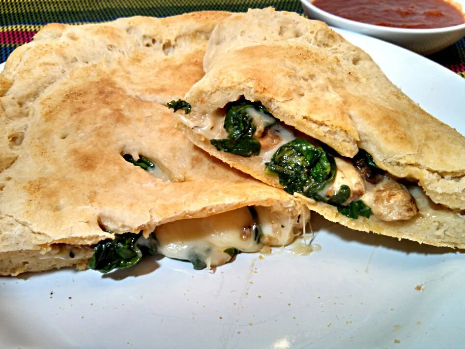 Spinach & Mushroom Calzone|Sashi Steinerさん