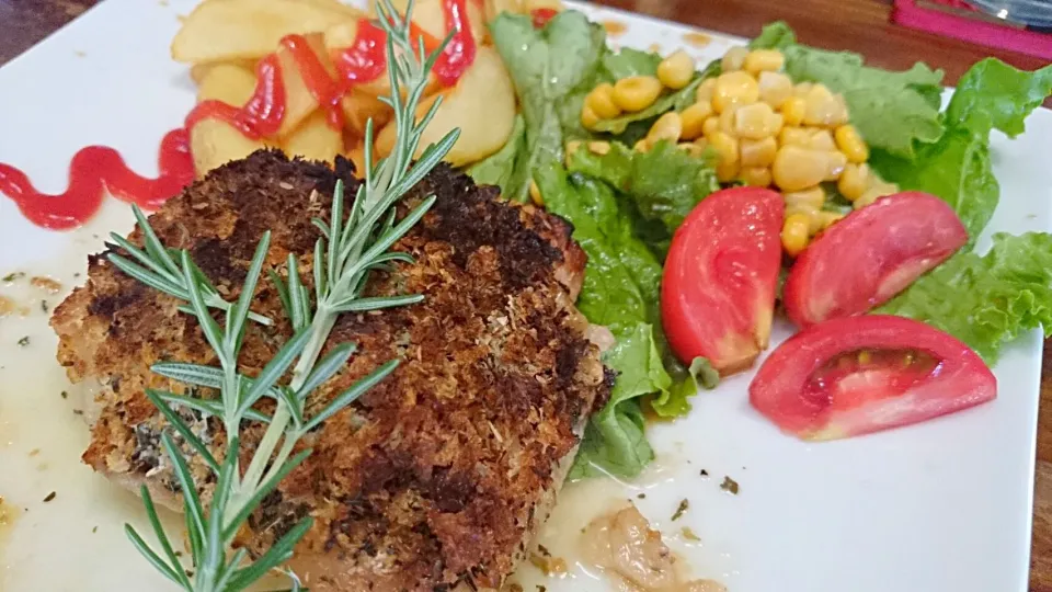 鶏モモ肉の香草パン粉焼き☆|たーささん