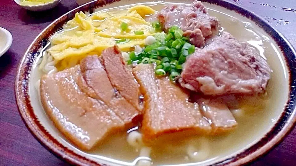 沖縄そば  豚肉がトロトロ！|zeroweb_bossさん