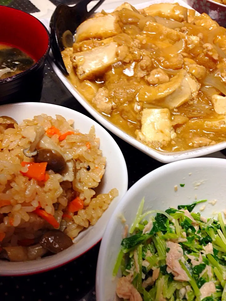 鶏おこわ☆厚揚げと舞茸の麺つゆ煮☆豆苗とツナのサラダ|MEGUMIさん