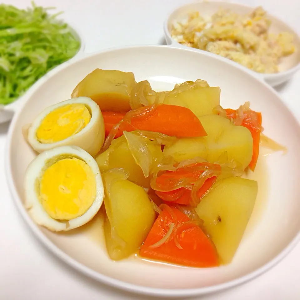 煮物とツナポテトサラダと千切りキャベツ|えみさん