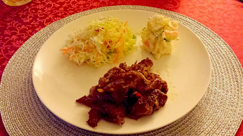 pork ginger. mixed salad.and potato salad.|Saito  Iwaoさん