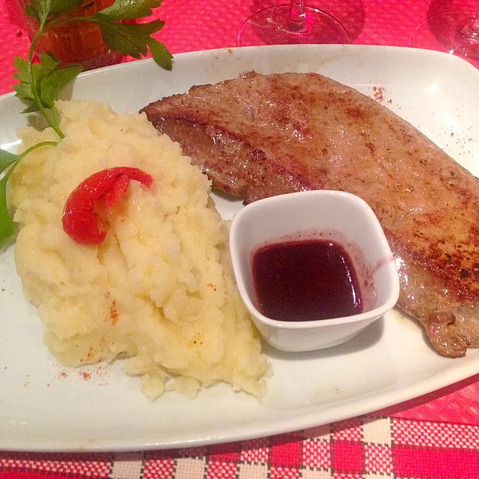 Foie de veau abec puree de pomme de terre|jm gobetさん