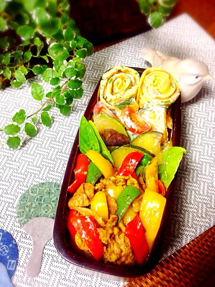 豚肉とパプリカのカレー炒め入りの〜お弁当^o^|松さん