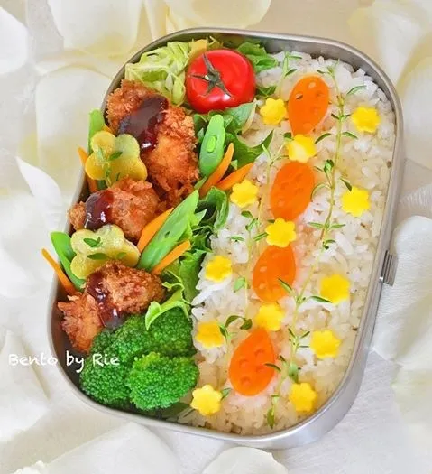 花の雨🌼お弁当|Rie in Norwayさん