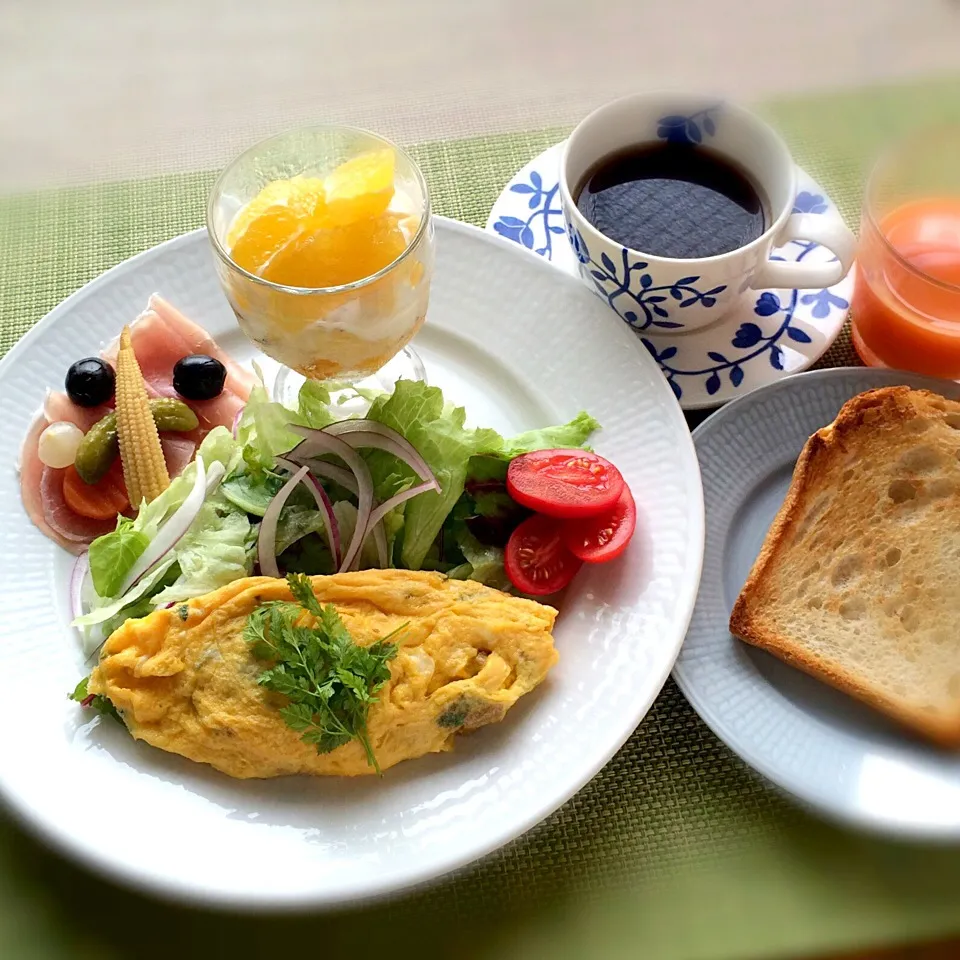 オムレツ 朝ごはんプレート|ぺんぎんさん