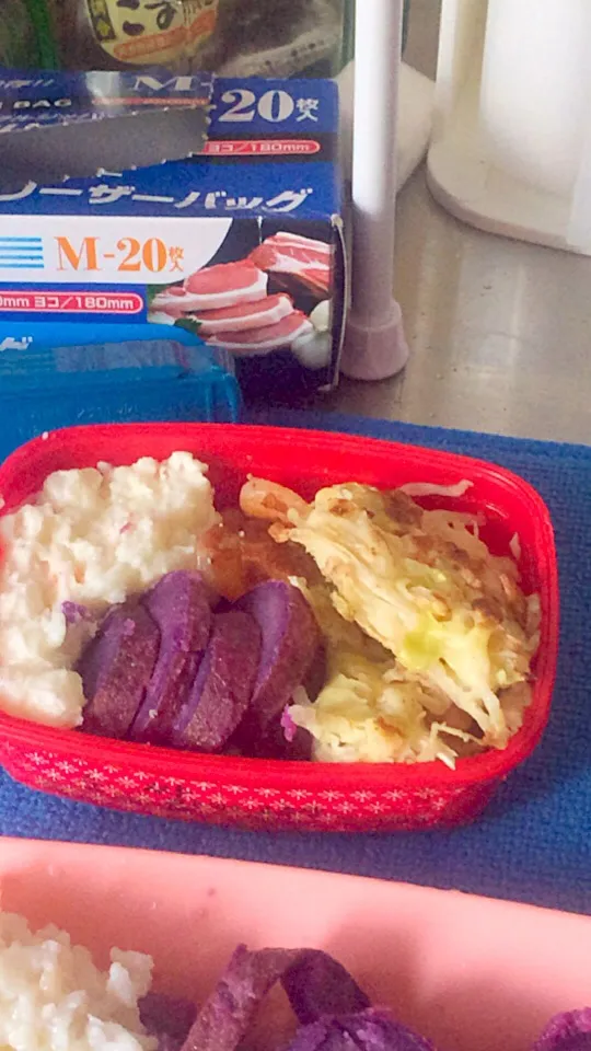 Snapdishの料理写真:お好み焼き弁当|やくるとさん