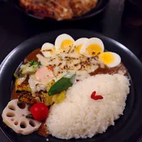 三田にて、飾りじゃないのよカレーは。|ちかさん