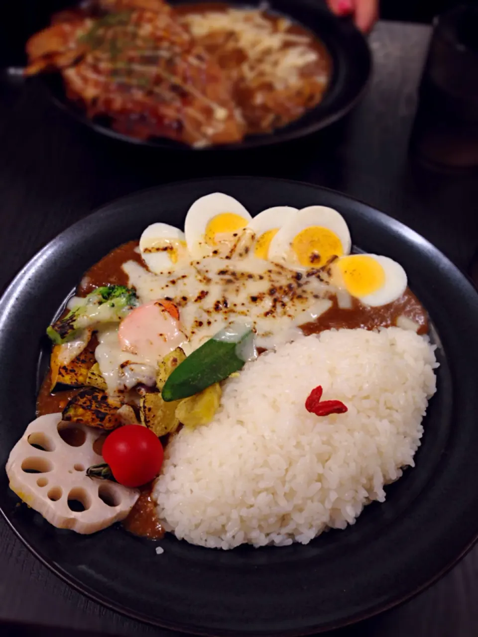 Snapdishの料理写真:三田にて、飾りじゃないのよカレーは。|ちかさん