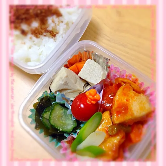 Snapdishの料理写真:鶏肉のトマト煮込み弁当🍱|macco7さん