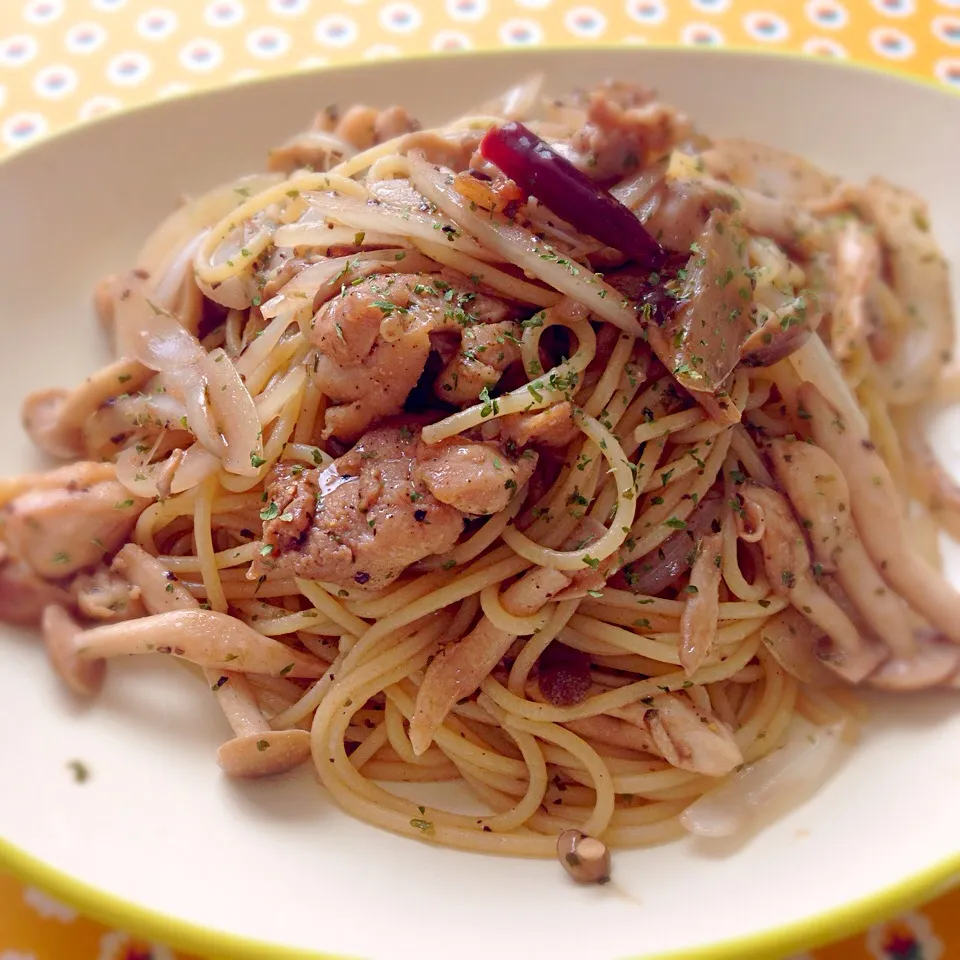 鶏肉ときのこのバルサミコ酢風味パスタ♥️|Mainaさん