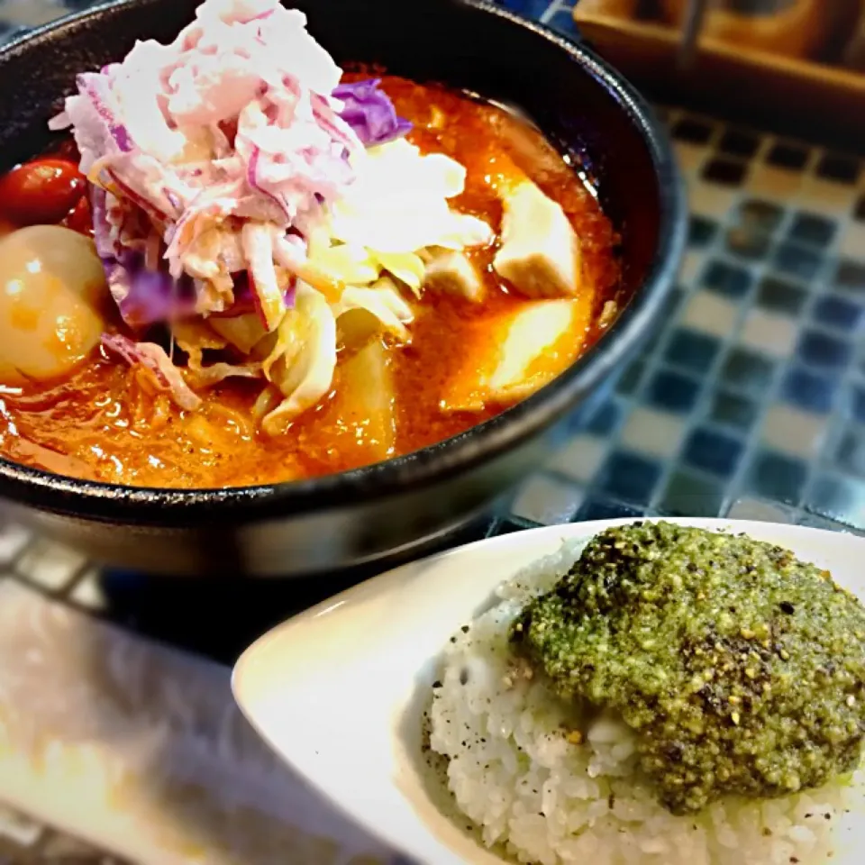 海老トマトらーめん＆バジルご飯 味玉はもりみちゃんサービス！|shuさん