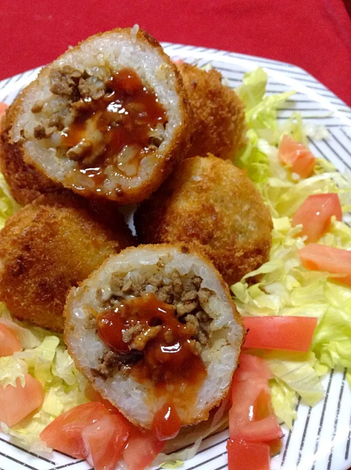 タコボールʕ*̫͡*ʕ。oO.                                                  Fried Taco Rice Ball!|yorikoさん