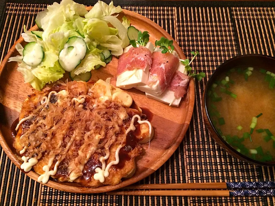 麩のお好み焼き  生ハムの豆腐巻き 納豆味噌汁|haseseさん