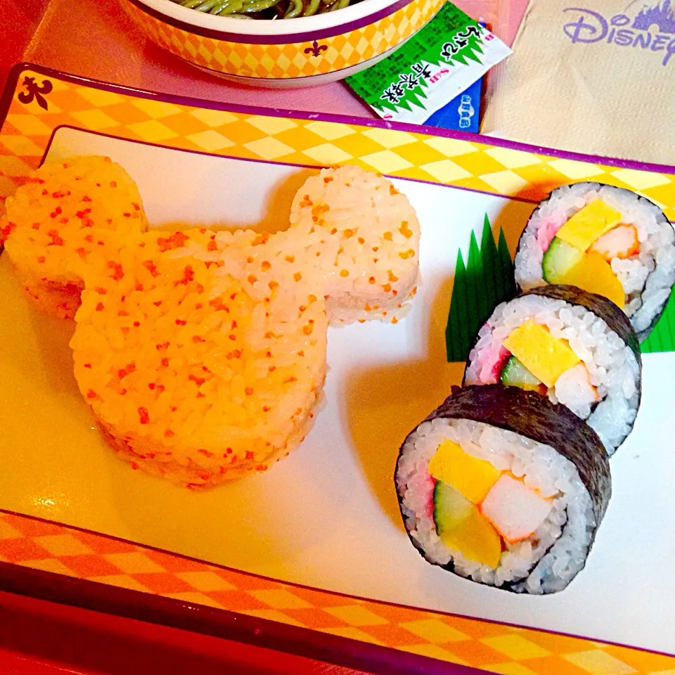 Sushi Set in HKDisneyland|Christy Tamさん