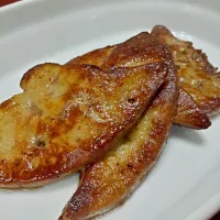 Snapdishの料理写真:Pan Fried Foie Gras|khantaphon leelachayakulさん