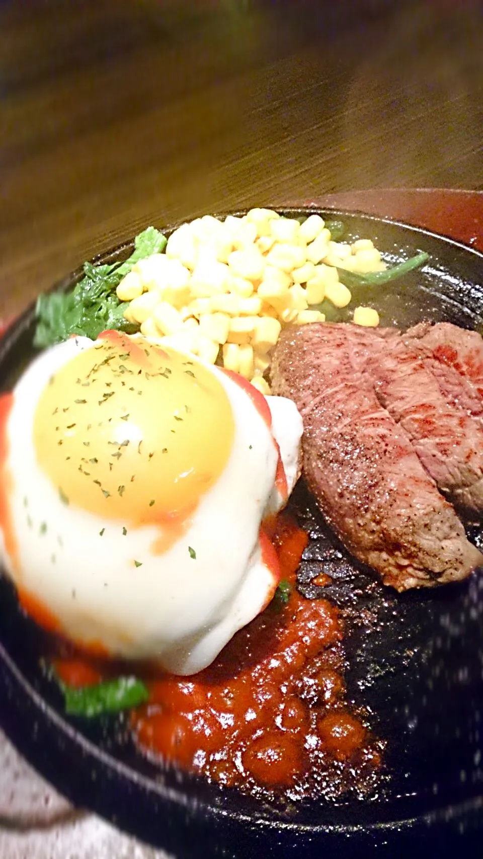 ピッカーニャ ランプ肉とハンバーグ(目玉焼き下)|えびぱんさん