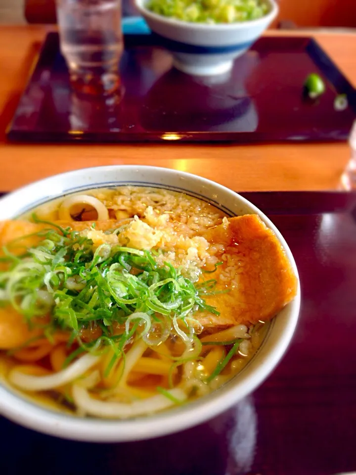 きつねうどん🍴|しのてらさん