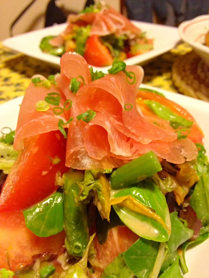 Mixed Green Garden Salad with Parma Ham|Emanuel Hayashiさん