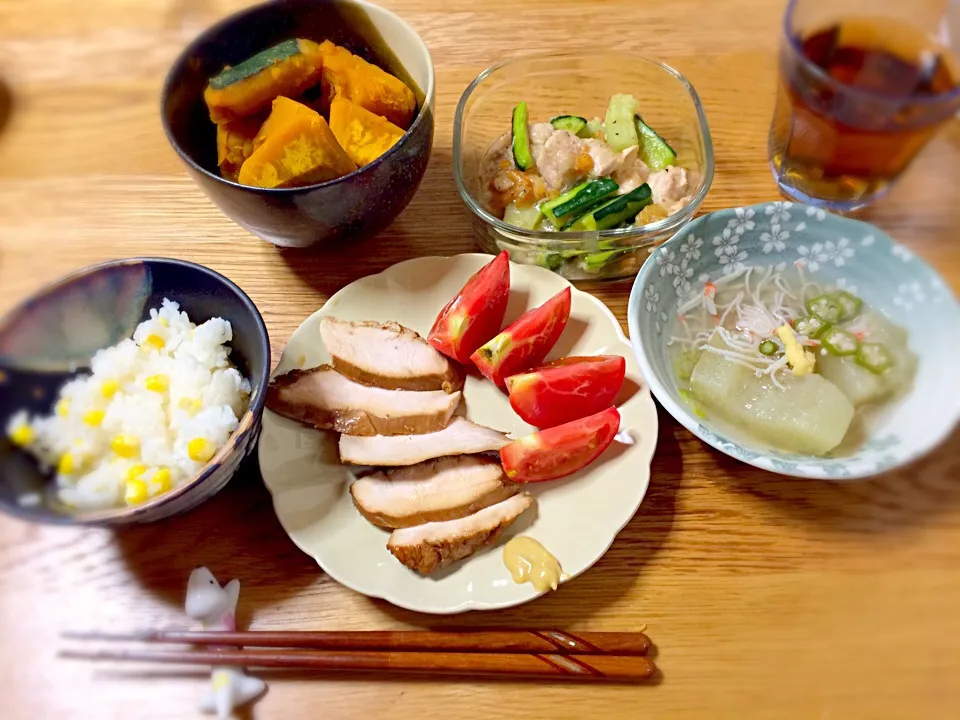 とうもろこしご飯、瓜の冷製鉢、瓜の中華炒め、鶏ハム、トマト、カボチャの煮物@夏ごはん|ちっぴぃさん