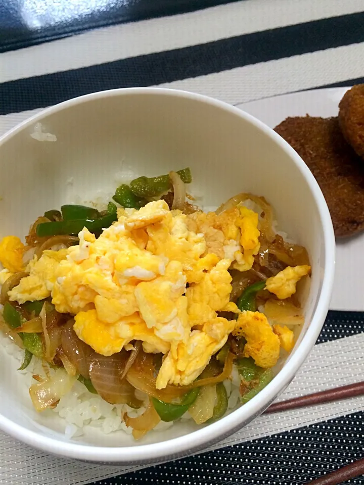 ピーマン、玉ねぎ、かつおぶしのポン酢でササット丼|taeminさん