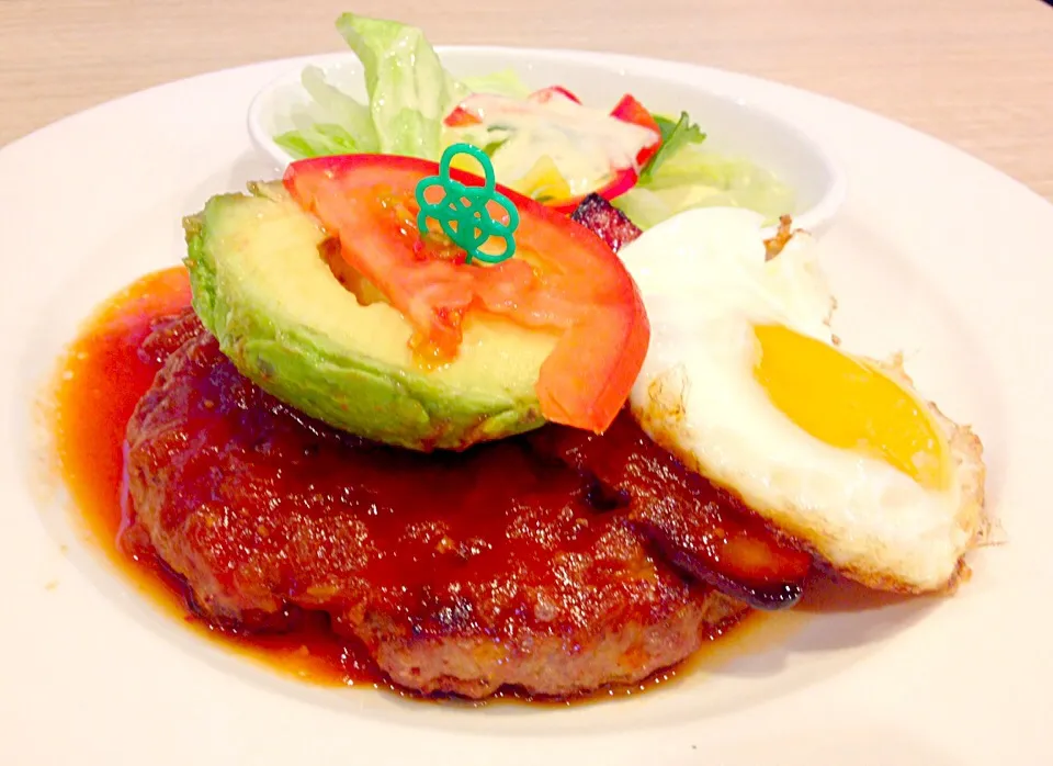 Avocado on bacon burger steak|Liezlさん