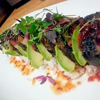 Snapdishの料理写真:nori wrapped tuna,sliced avocados, sticky rice, sweet chili sauce, intensity micro greens|Austinさん