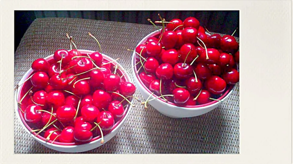 Cherries for a good cream or cake|Emmelineさん