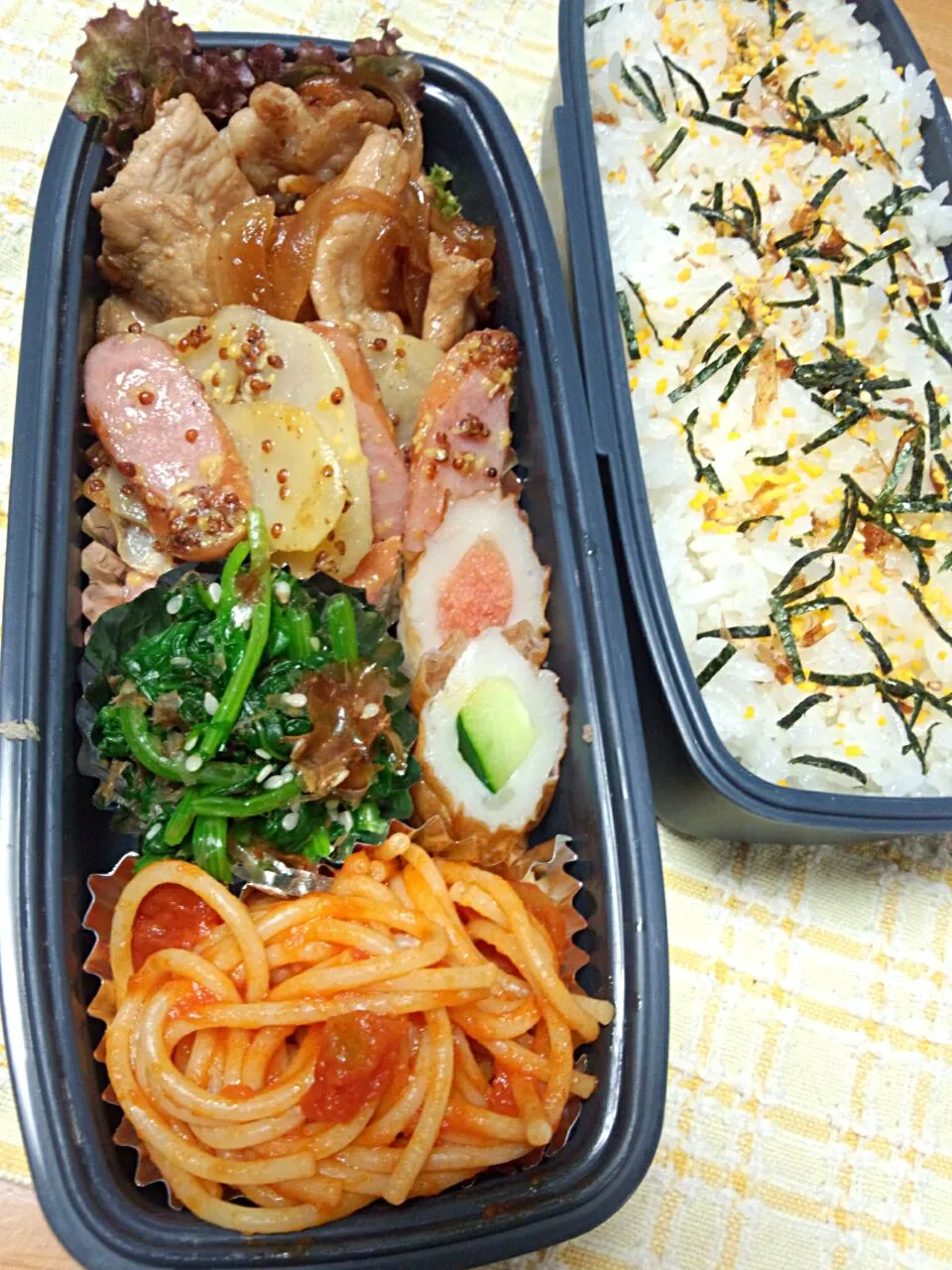 次男のお弁当♪今日でバイトは終わりだそうで、週末のお弁当作りも終わり～。
今日のﾒﾆｭ-は
＊焼肉
＊ﾎﾟﾃﾄとｳｨﾝﾅ-のﾏﾖﾏｽﾀ-ﾄﾞ焼き
＊ほうれん草のゴマ和え
＊きゅうり&明太ちくわ
＊ﾄﾏﾄﾊﾟｽﾀ|kiyomiさん