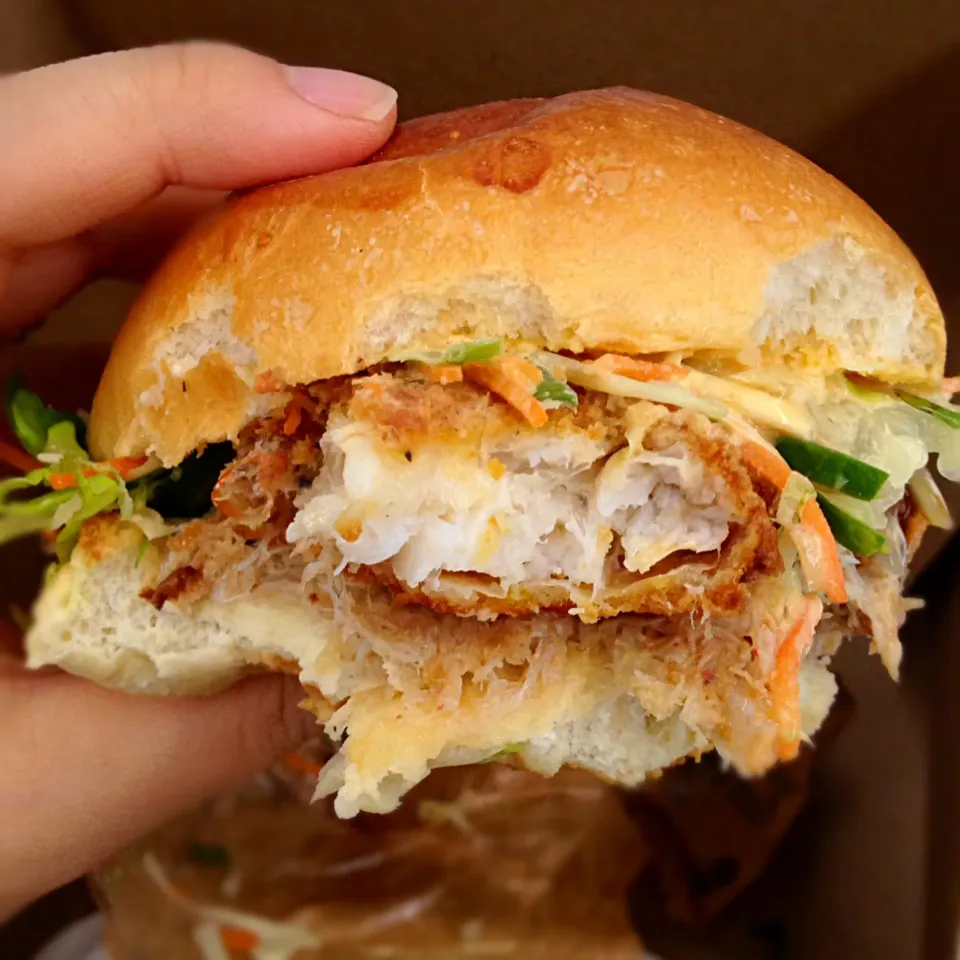 Snapdishの料理写真:Soft Shell Crab Bun From Kobeyaki|MyRaXさん