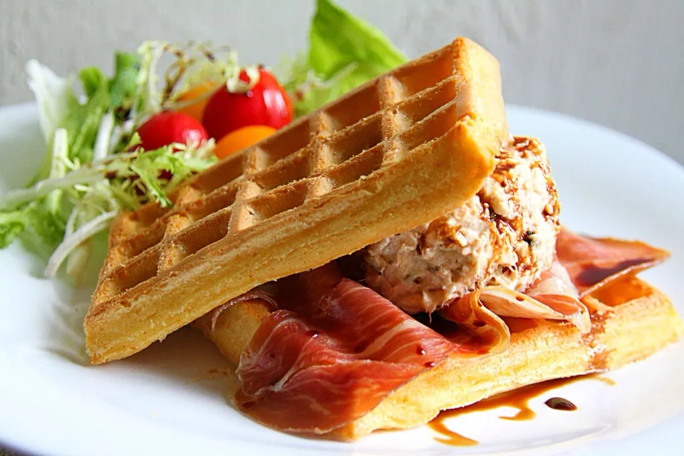 Baked waffle with cream cheese salmon & parma ham|Misstyさん