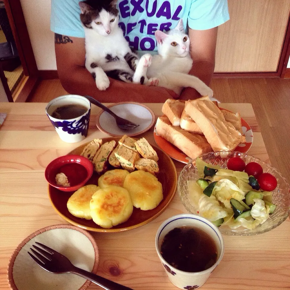 朝はケチャップとマヨで、じゃがいも餅を食べてみる。|naouさん