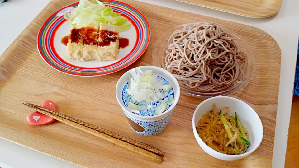 今日の昼食 お蕎麦、高野豆腐のハムチーズカツ、春雨サラダ|pinknari🐰🌈さん