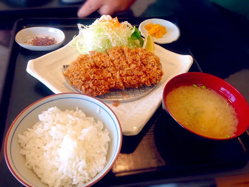 ロースカツ定食ランチ＠とんかつハウス🍴|マニラ男さん