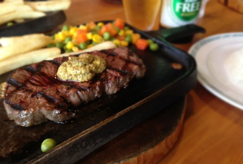 営業マンの昼ごはん ステーキランチ|ぽんたさん