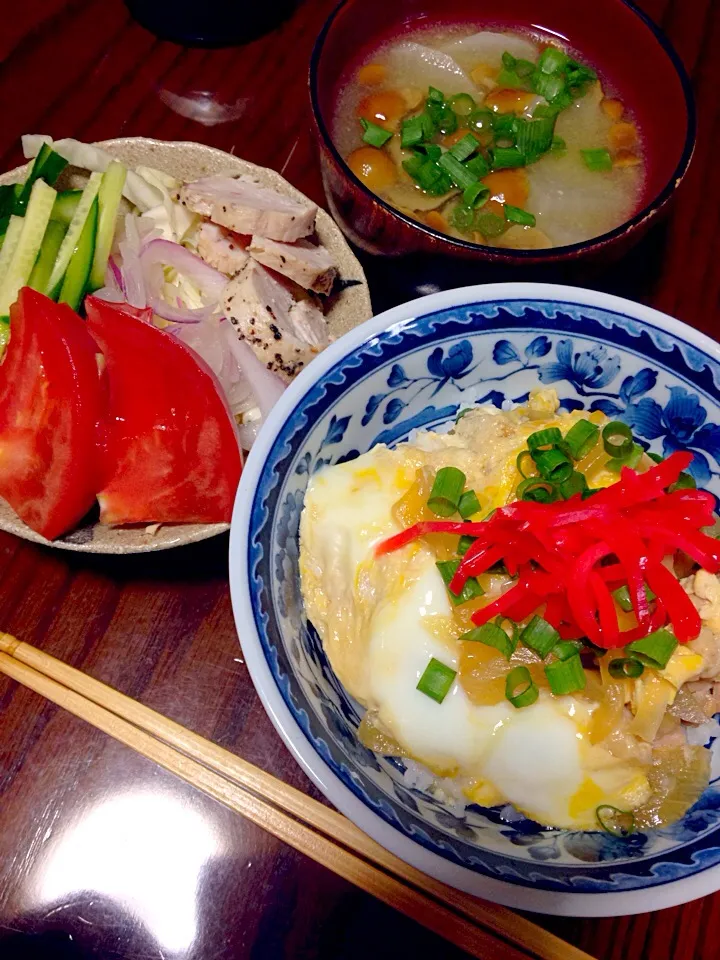 親子丼 ＆ 大根となめこの味噌汁 ＆ トリハムと野菜サラダ|mymamaさん