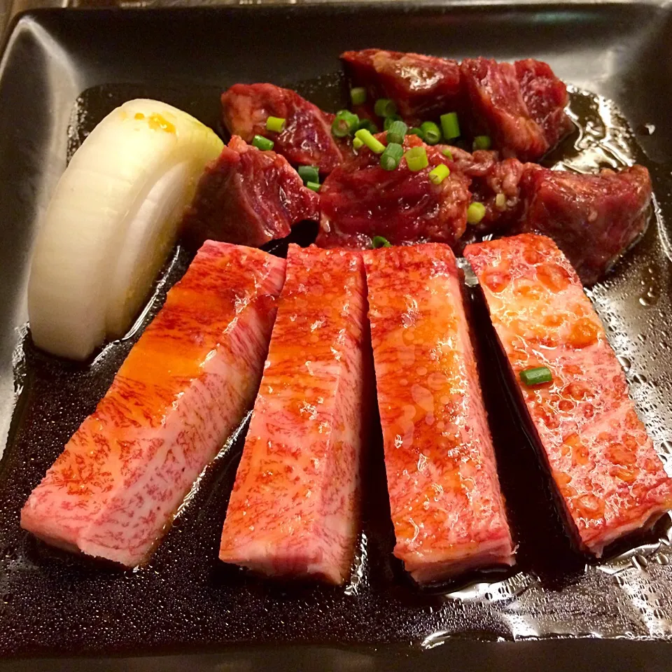 Snapdishの料理写真:上カルビとハラミ|uchikawa hiroshiさん