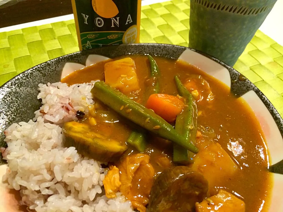 クミンとカルダモンを効かせた夏野菜のカレー……よなよなエールで|gintanさん