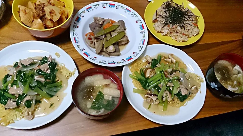 夕ごはん☆あんかけ焼きそば、筍の土佐煮、筑前煮、炊き込みご飯、お味噌汁|みんさん