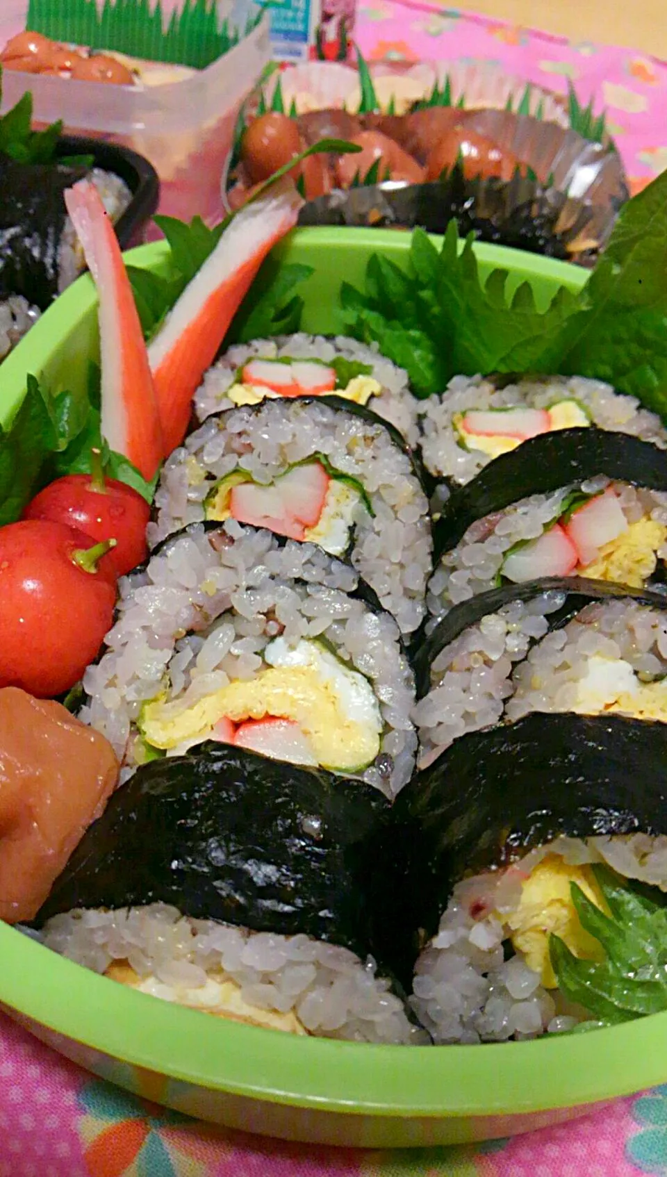 👨2014/06/30の息子弁当・・巻、巻、海苔巻きィ～|kimikimi󾬍さん