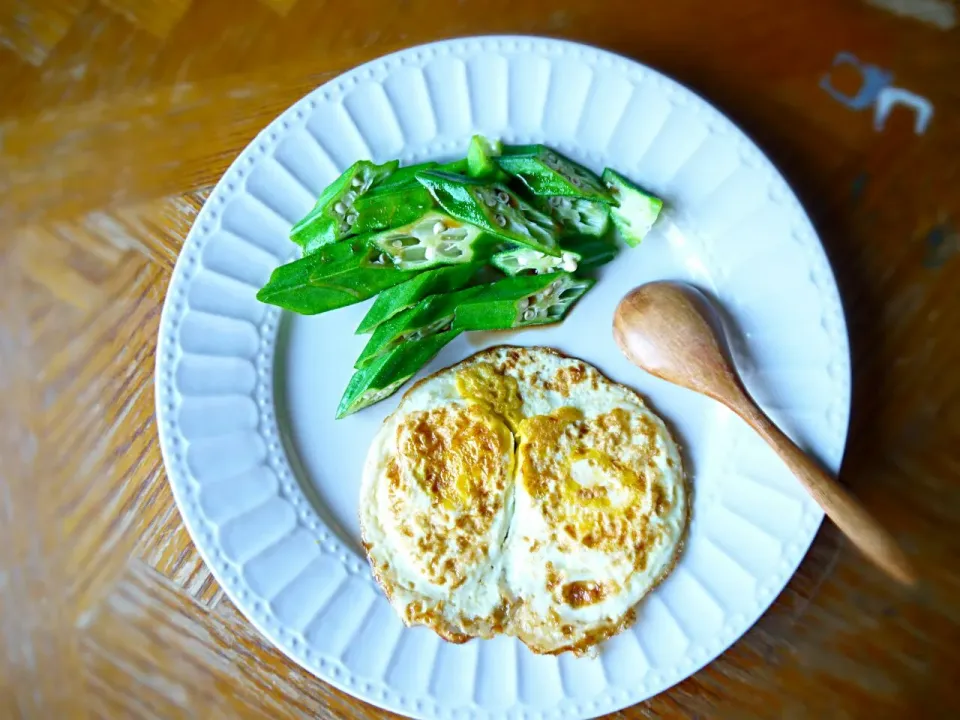 Ocra with soy sauce, fried eggs|linlinma21さん