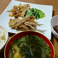 Snapdishの料理写真:アジフライ、カボチャサラダ、こんにゃくの煮物、ワカメとじゃごいもの味噌汁、ご飯|とったんさん