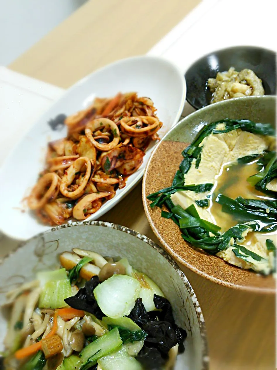 夕飯

イカのキムチ炒め
チンゲン菜とさつま揚げ中華炒め
高野豆腐入りニラ玉
焼きナス生姜ポン酢|ゆりっぺさん