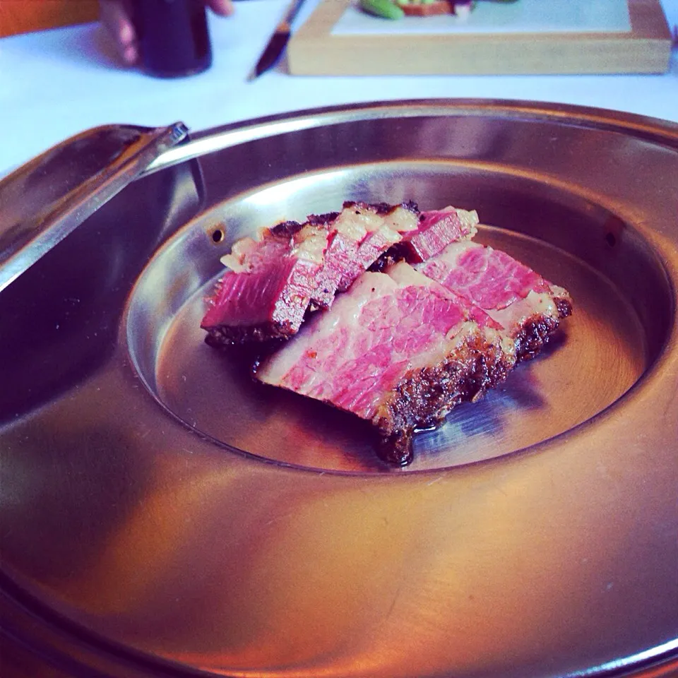 Beef-pastrami with ramps,rye,mustard and strawberry|rayangelaさん