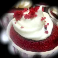 Snapdishの料理写真:red velvet cupcake|Norazliza Kasmudiさん