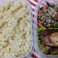 Snapdishの料理写真:ぶりの塩焼きと常備菜弁当|Keiko  Itoさん