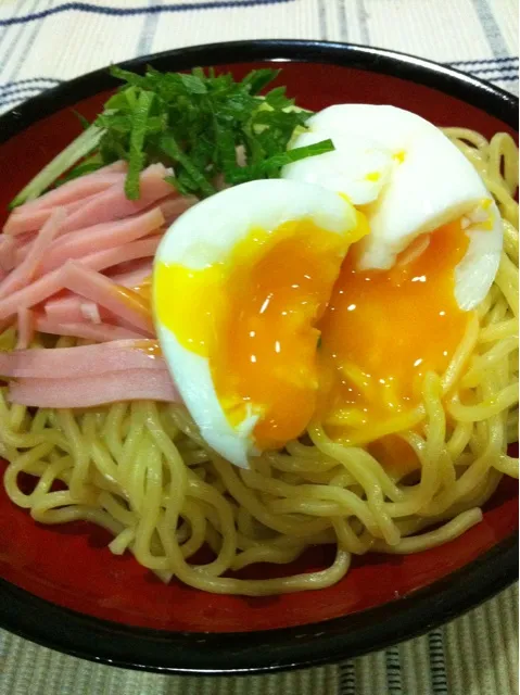 冷やし中華みたいなつけ麺〜とろーり半熟卵 d(^_^o)|まーままさん