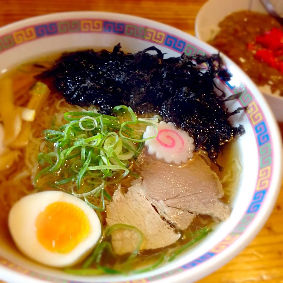 ログらあめん よし田亭の「カレー丼ランチセット+岩のりトッピング」|石田 雅史さん