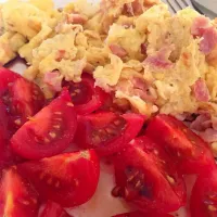 Scrumbled eggs with ham 😍|Alienaさん