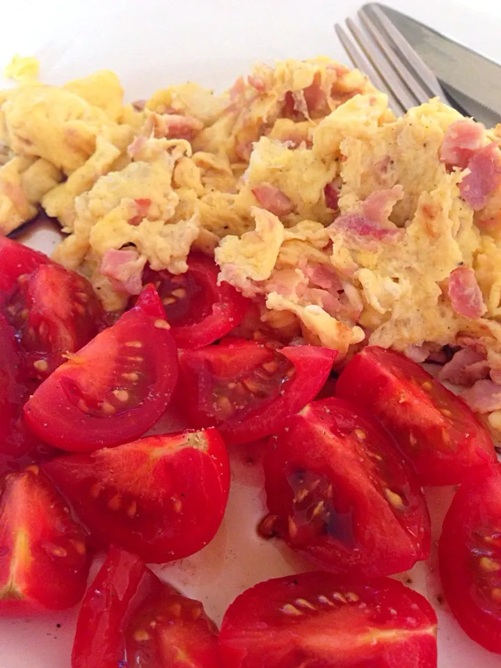 Scrumbled eggs with ham 😍|Alienaさん